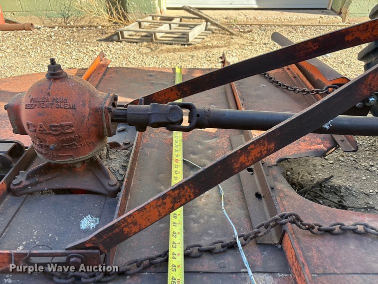 image for item FC2115 Universal U-350 tractor