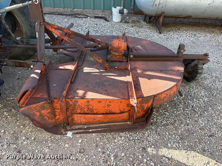 image for item FC2115 Universal U-350 tractor