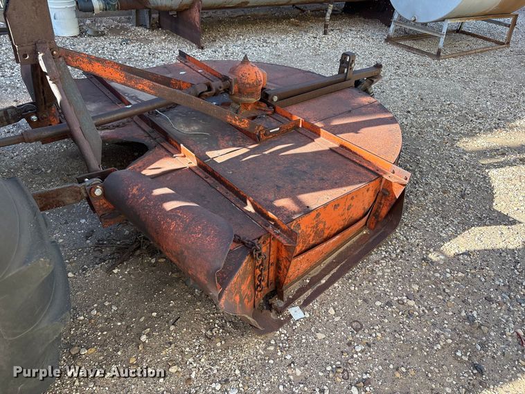 image for item FC2115 Universal U-350 tractor