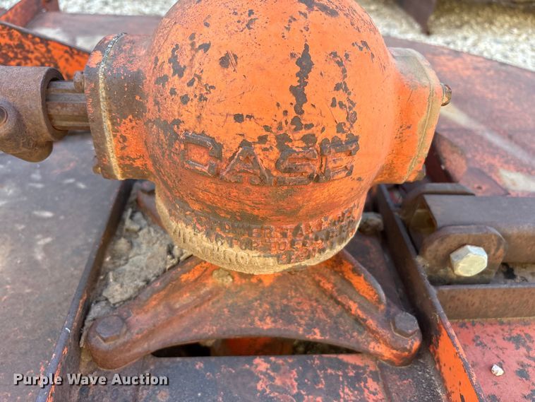 image for item FC2115 Universal U-350 tractor