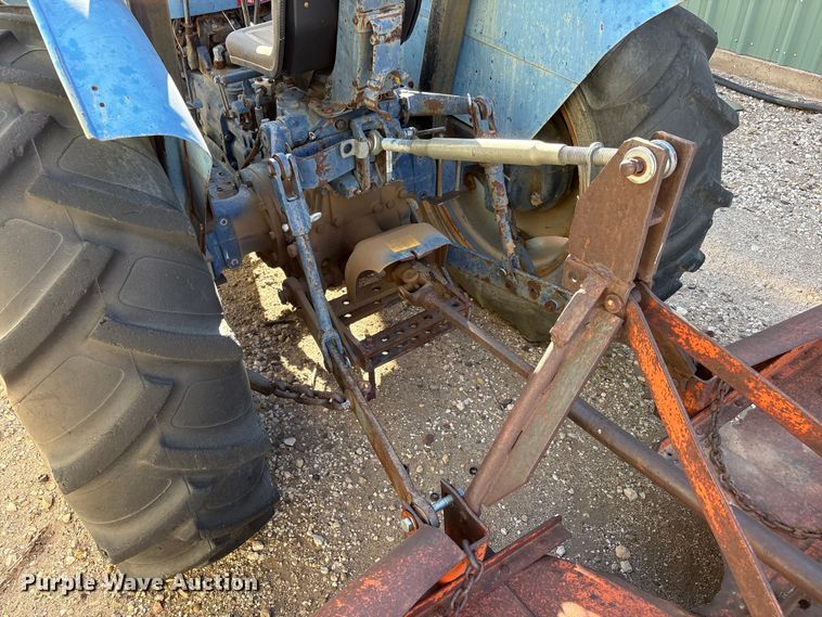 image for item FC2115 Universal U-350 tractor