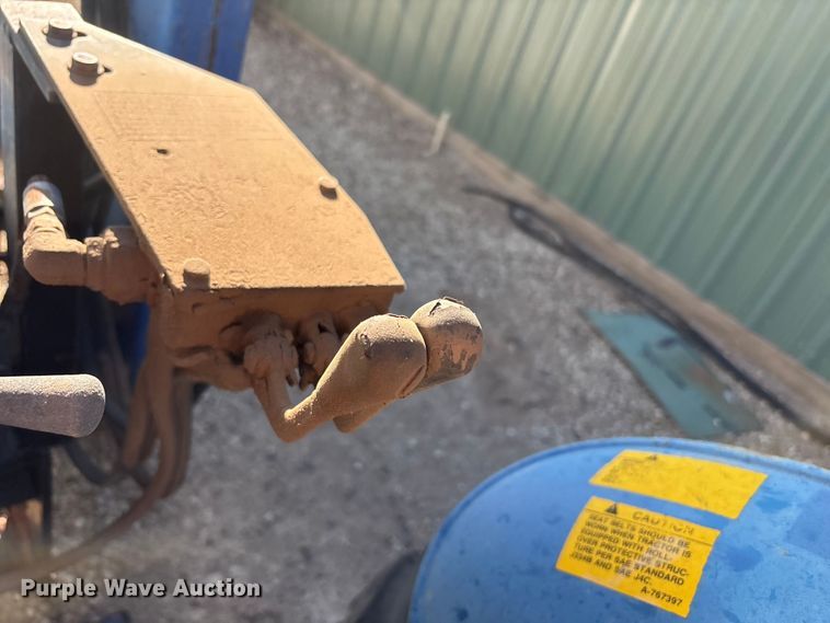 image for item FC2115 Universal U-350 tractor