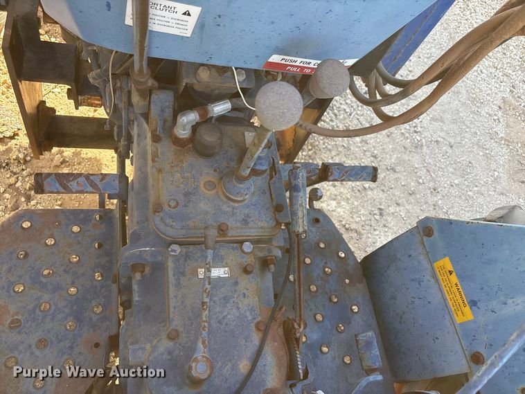 image for item FC2115 Universal U-350 tractor