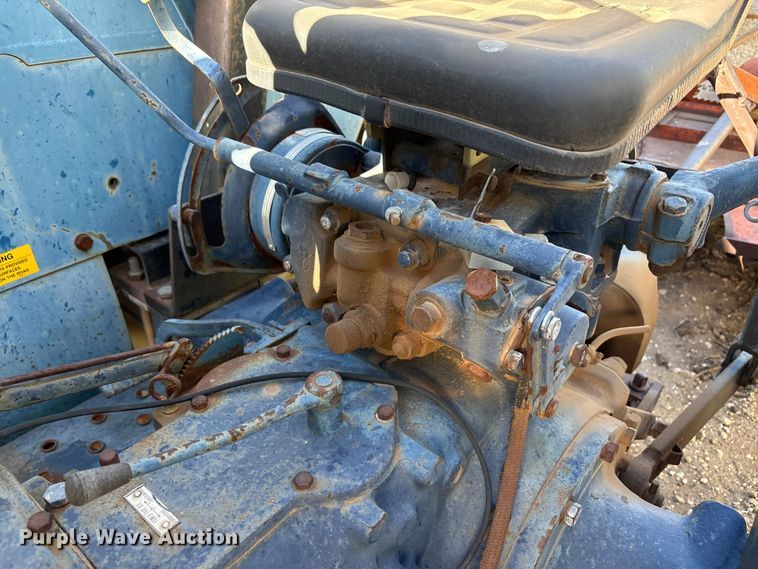 image for item FC2115 Universal U-350 tractor