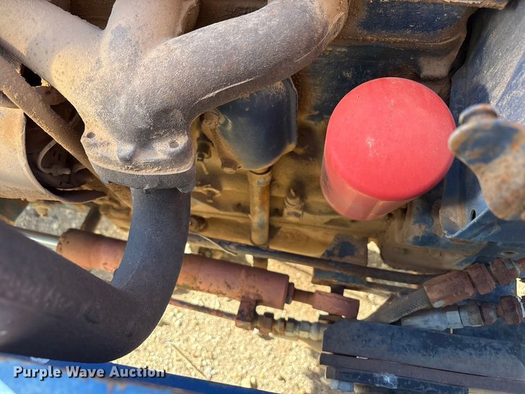 image for item FC2115 Universal U-350 tractor