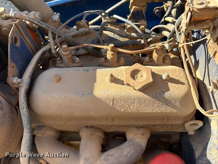 image for item FC2115 Universal U-350 tractor