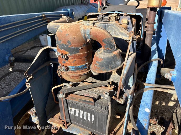 image for item FC2115 Universal U-350 tractor