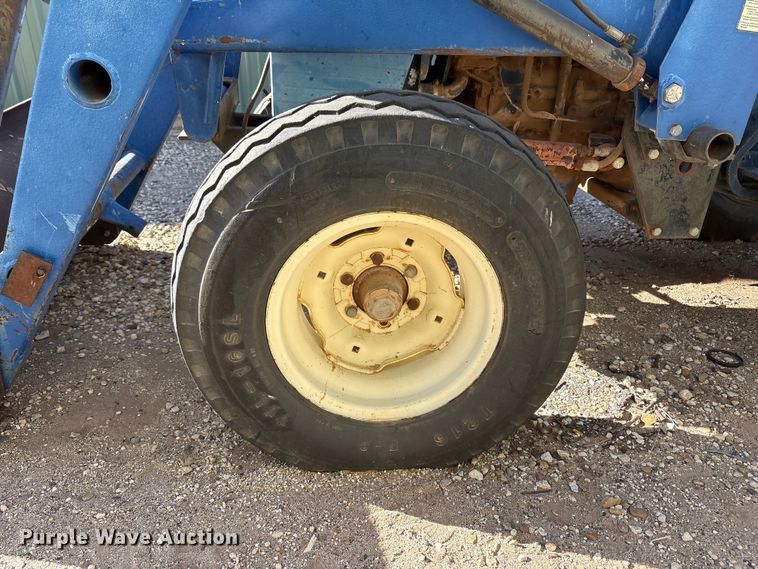 image for item FC2115 Universal U-350 tractor