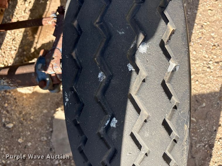 image for item FC2115 Universal U-350 tractor