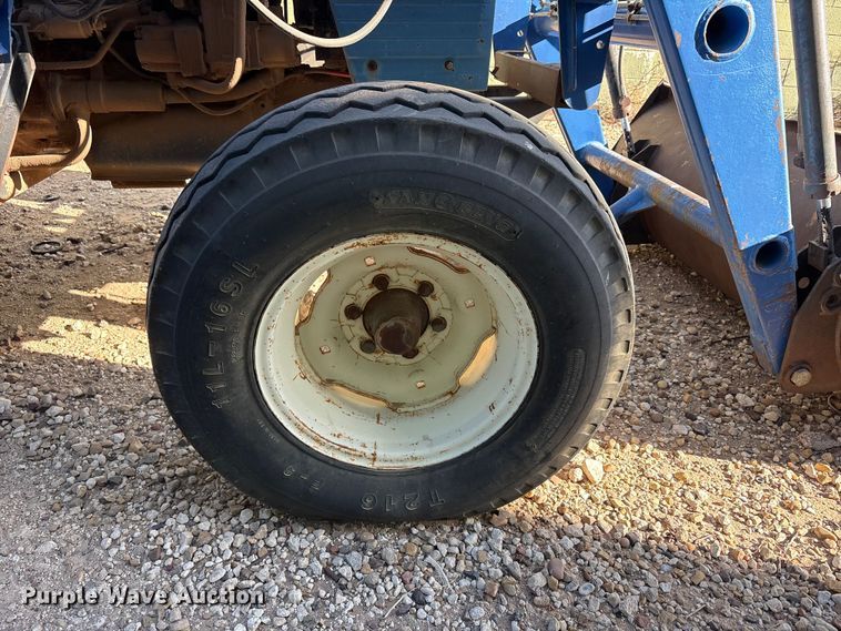 image for item FC2115 Universal U-350 tractor