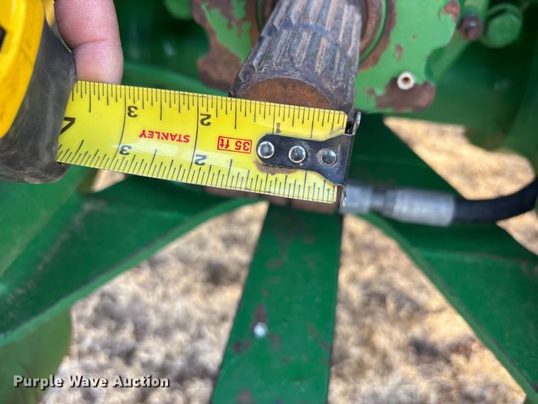 image for item FC2171 2003 John Deere 8120 HFWD tractor