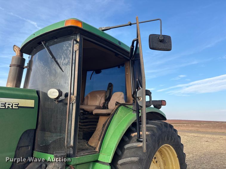 image for item FC2171 2003 John Deere 8120 HFWD tractor