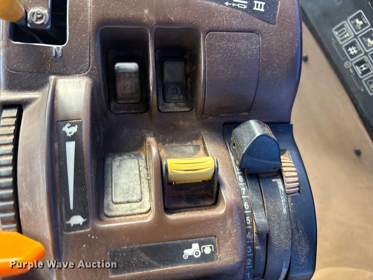 image for item FC2171 2003 John Deere 8120 HFWD tractor