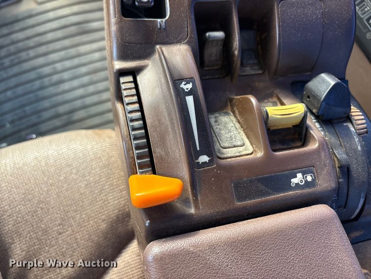 image for item FC2171 2003 John Deere 8120 HFWD tractor