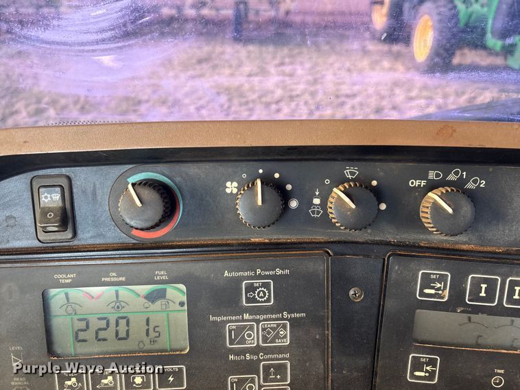 image for item FC2171 2003 John Deere 8120 HFWD tractor