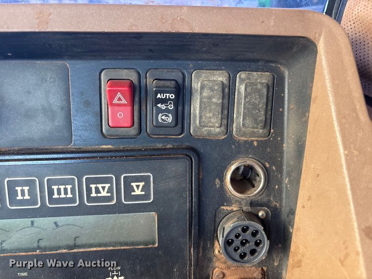 image for item FC2171 2003 John Deere 8120 HFWD tractor