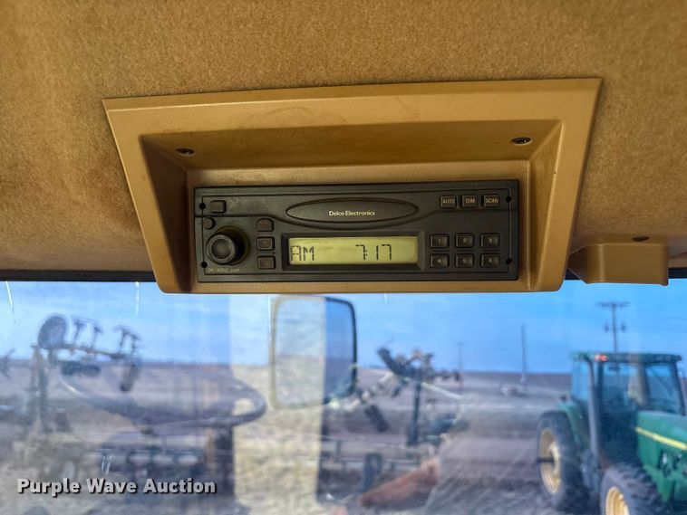 image for item FC2171 2003 John Deere 8120 HFWD tractor