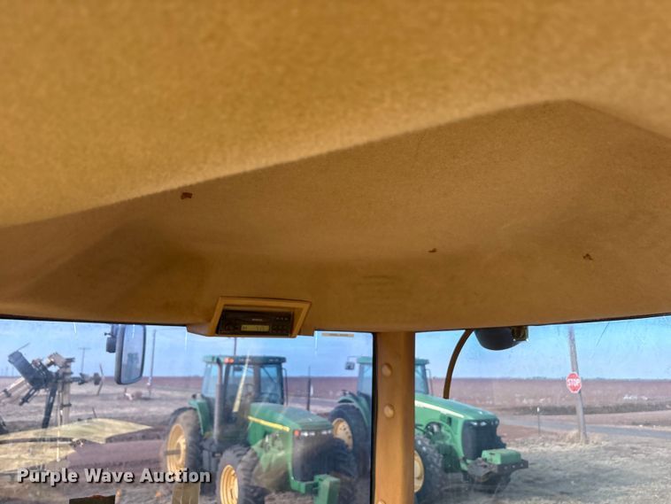 image for item FC2171 2003 John Deere 8120 HFWD tractor