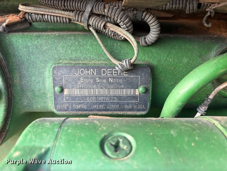 image for item FC2171 2003 John Deere 8120 HFWD tractor