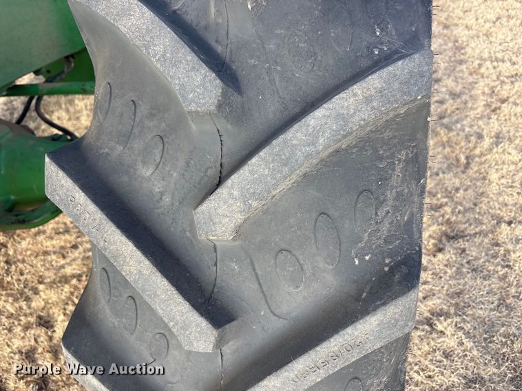 image for item FC2171 2003 John Deere 8120 HFWD tractor