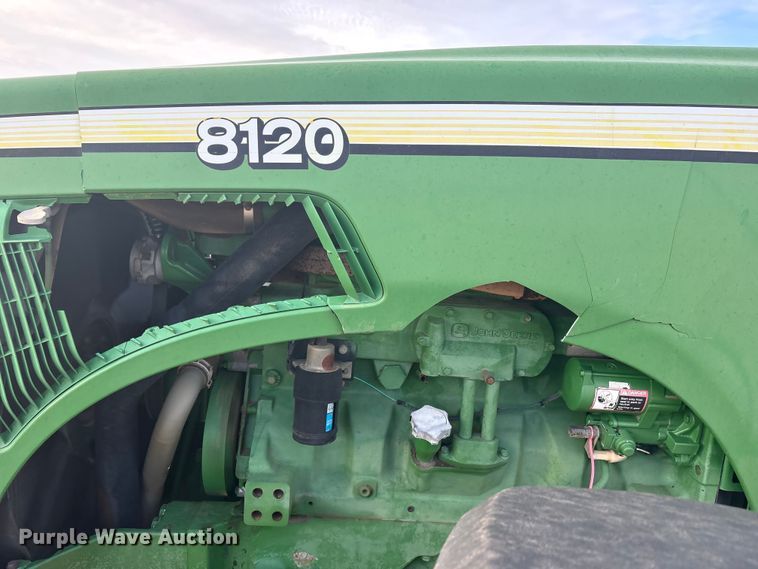 image for item FC2172 2002 John Deere 8120 HFWD tractor
