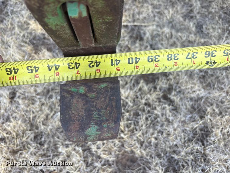 image for item FC2172 2002 John Deere 8120 HFWD tractor