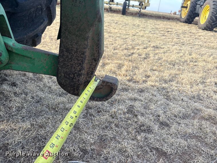 image for item FC2172 2002 John Deere 8120 HFWD tractor