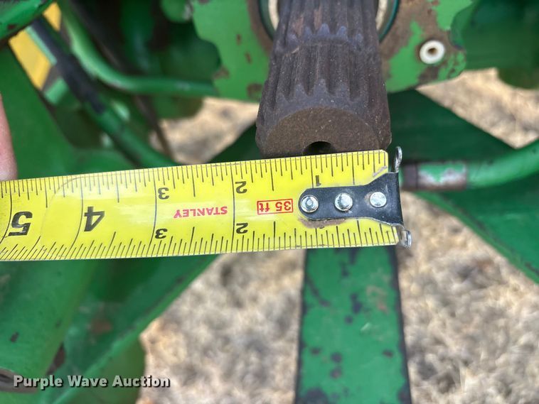 image for item FC2172 2002 John Deere 8120 HFWD tractor