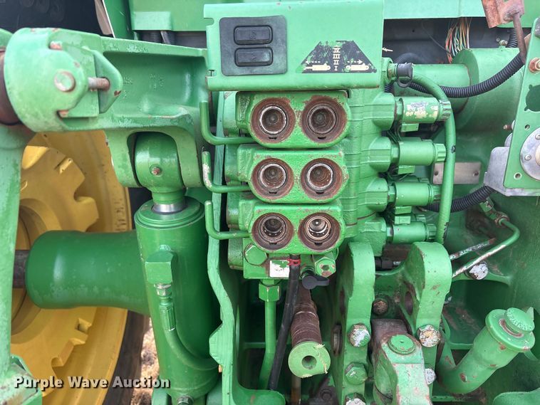 image for item FC2172 2002 John Deere 8120 HFWD tractor