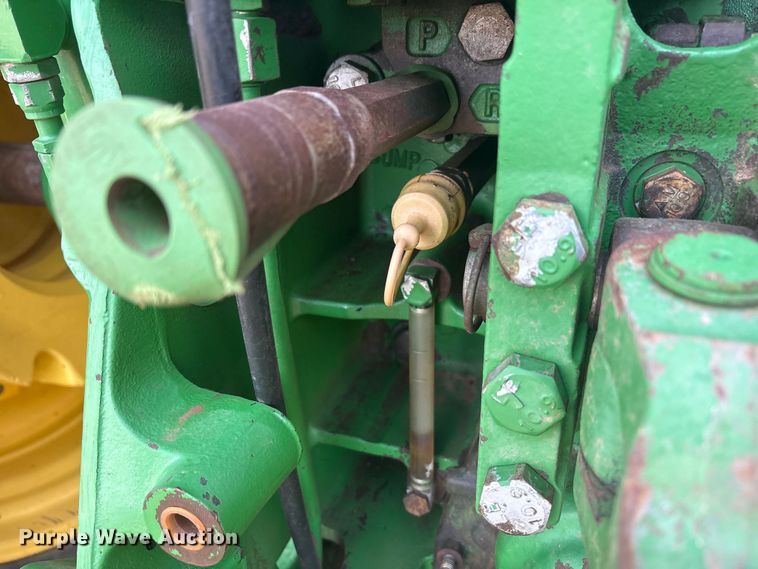 image for item FC2172 2002 John Deere 8120 HFWD tractor