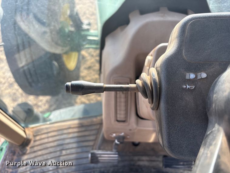 image for item FC2172 2002 John Deere 8120 HFWD tractor