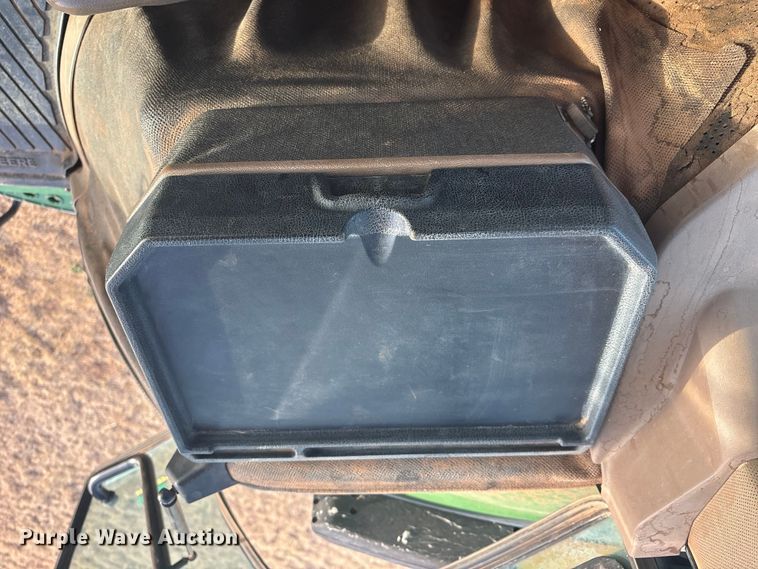 image for item FC2172 2002 John Deere 8120 HFWD tractor