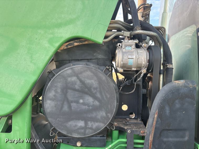 image for item FC2172 2002 John Deere 8120 HFWD tractor