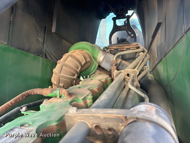 image for item FC2172 2002 John Deere 8120 HFWD tractor