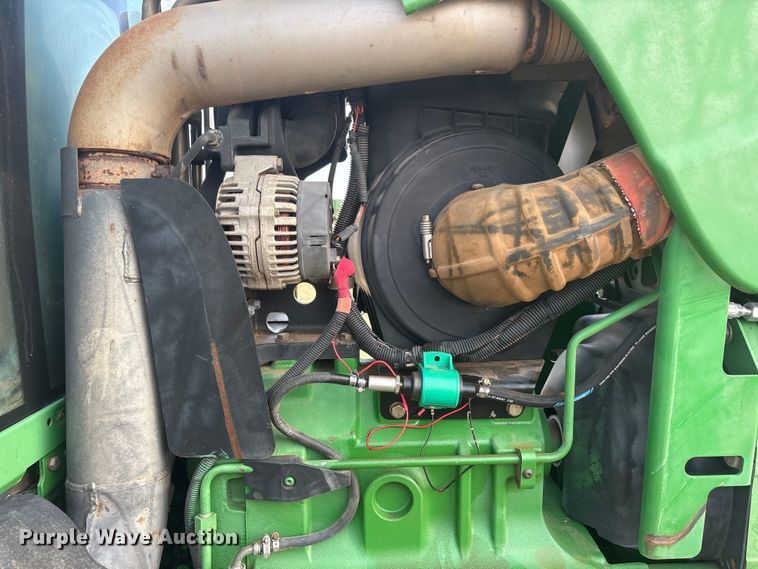 image for item FC2172 2002 John Deere 8120 HFWD tractor