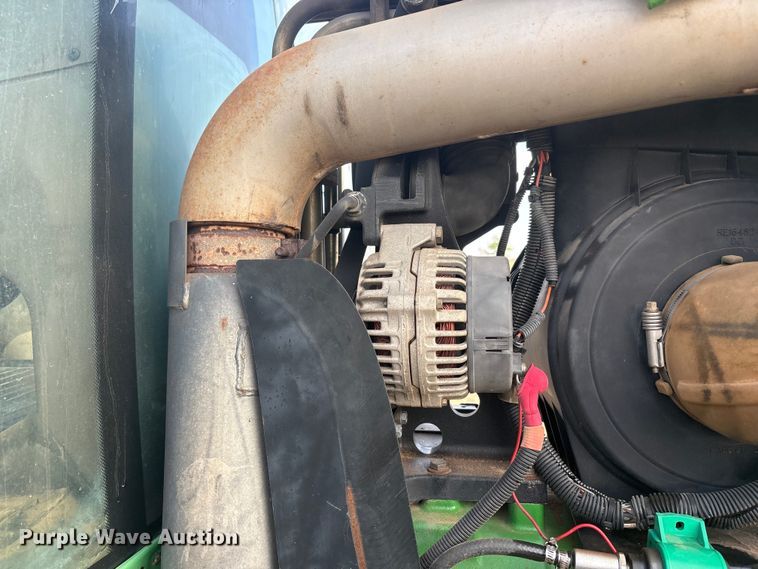 image for item FC2172 2002 John Deere 8120 HFWD tractor