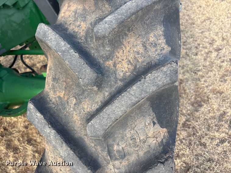 image for item FC2172 2002 John Deere 8120 HFWD tractor