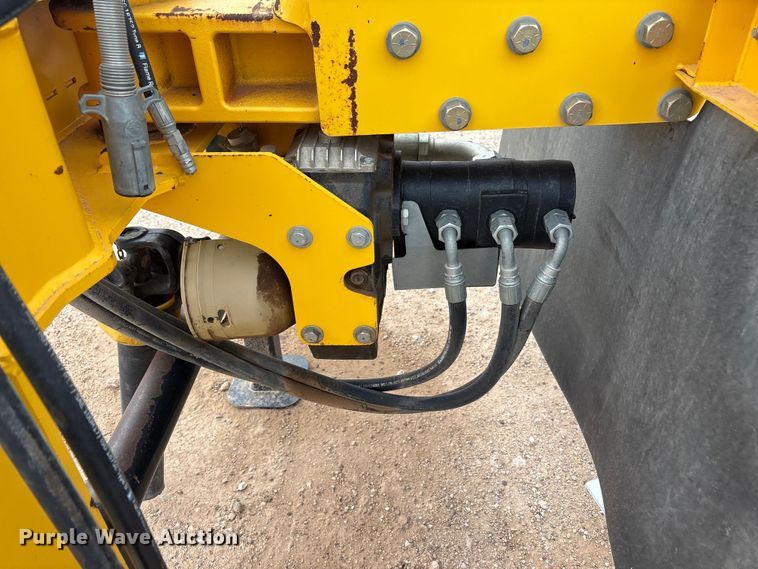 image for item FC2199 OXBO 2334 hay merger