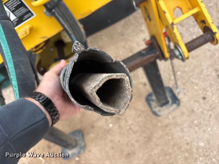 image for item FC2199 OXBO 2334 hay merger