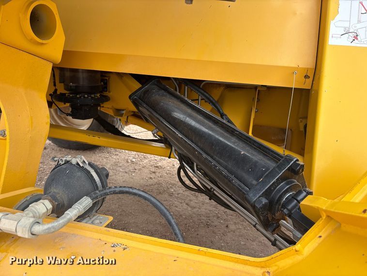 image for item FC2199 OXBO 2334 hay merger