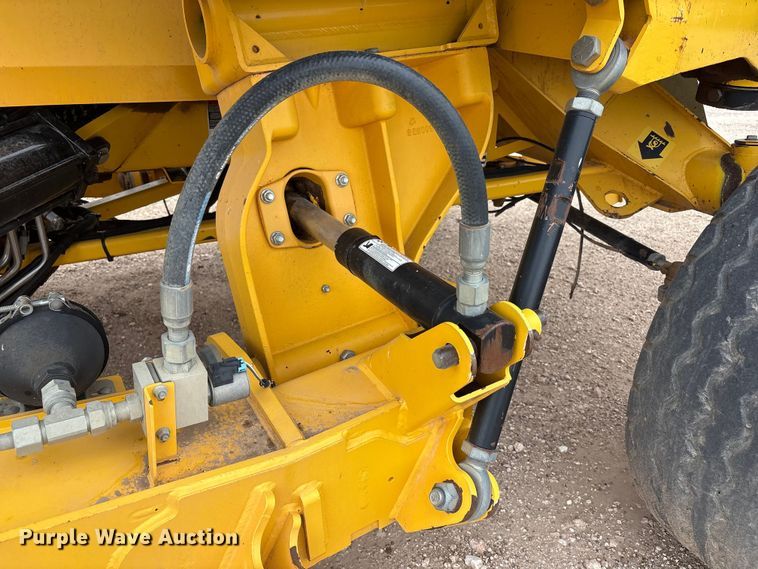 image for item FC2199 OXBO 2334 hay merger