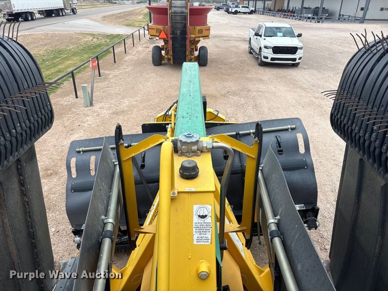 image for item FC2199 OXBO 2334 hay merger