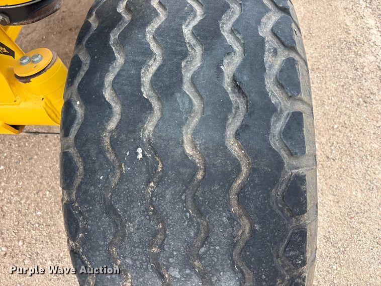 image for item FC2199 OXBO 2334 hay merger