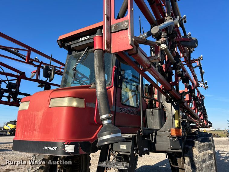 image for item FC5274 2003 Case IH Patriot SPX3200 sprayer