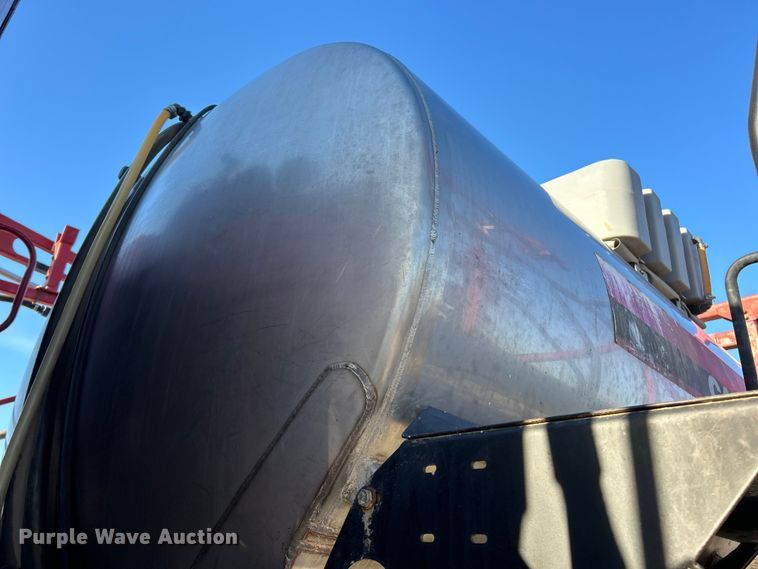 image for item FC5274 2003 Case IH Patriot SPX3200 sprayer