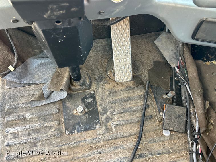 image for item FC5274 2003 Case IH Patriot SPX3200 sprayer