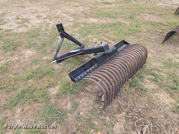 image for item FH6556 Mahindra rake