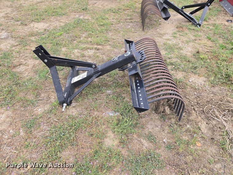 image for item FH6556 Mahindra rake