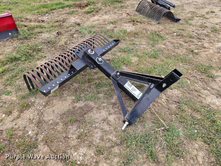 image for item FH6556 Mahindra rake