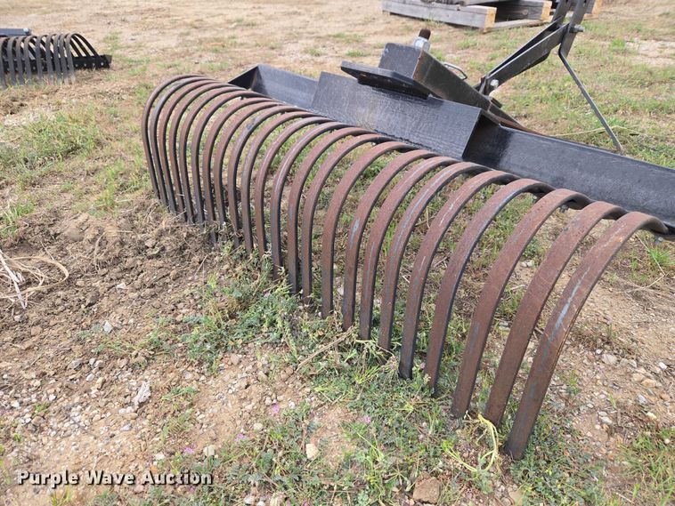 image for item FH6556 Mahindra rake